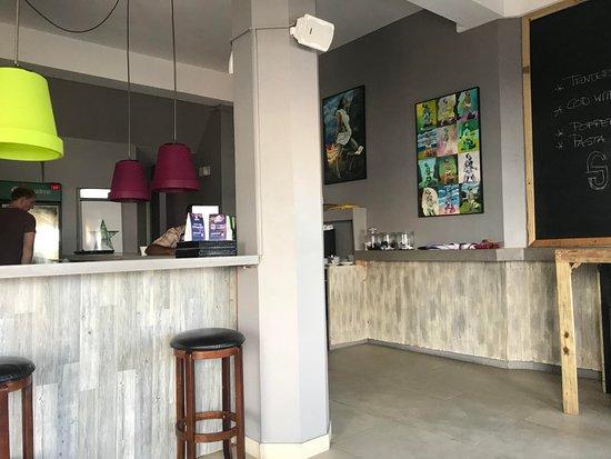 DOCK bar and kitchen